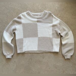 Checkered Beige and White Cropped Sweater